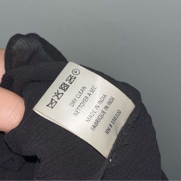 RETROFÊTE Black 100% Silk Mock Neck Blouse in Size XS - Picture 10 of 11